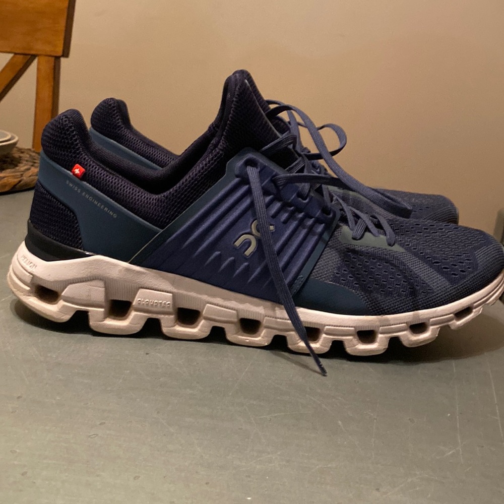 Mens On Cloud shoes size 11.5 like new